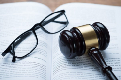Image illustrant la justice et la loi