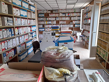 Salle d'archives en dsordre